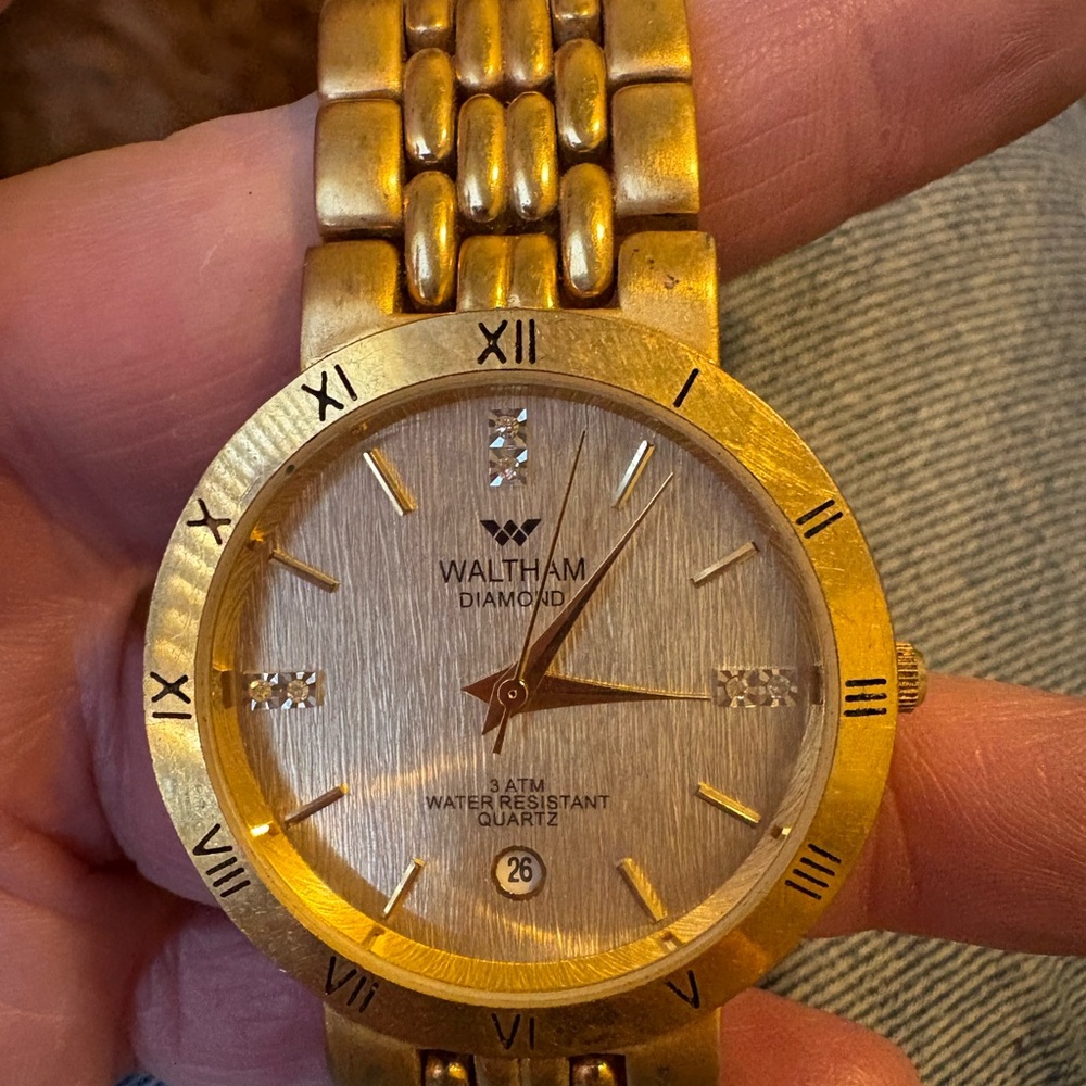 Vintage Waltham Diamond 3 ATM Water Resistant Quartz Watch Gold Tone